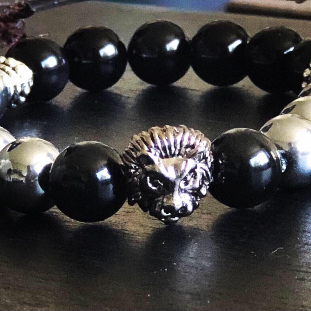 Hermanite And Black Onyx Beaded Lions Bracelet